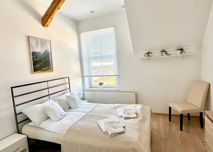 Przestronny Nr 7 Z Widokiem Na Gory Sowie Apartment